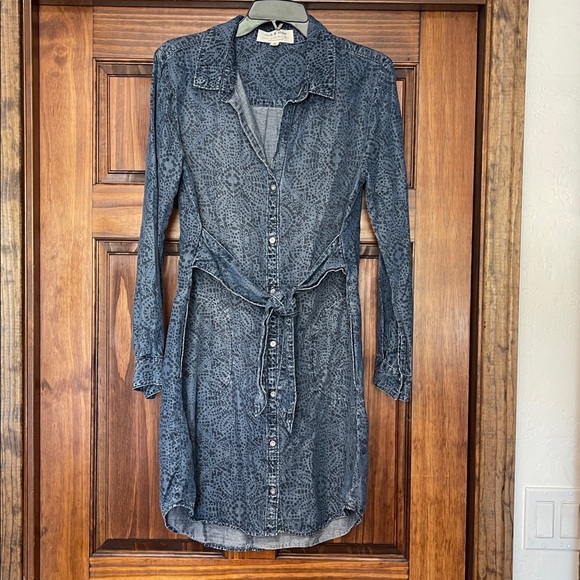 Anthropologie Cloth & Stone chambray floral Blue Long Sleeve shirt Dress small - Picture 3 of 6
